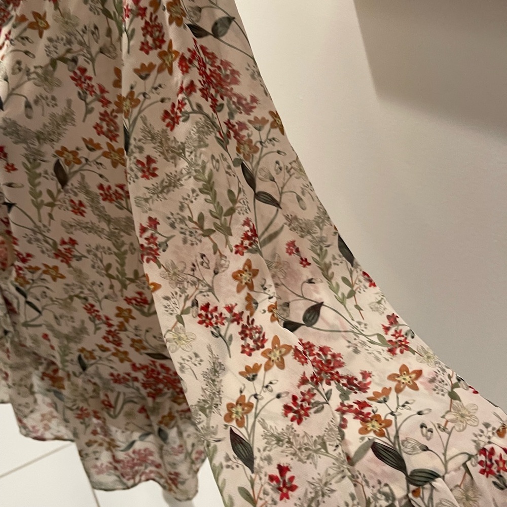 Max Studio Cream Blouse with Red & Green Floral Print - Picture 3 of 5